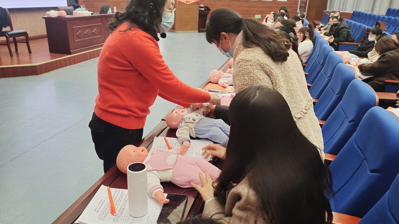 揭秘婴儿服装品牌排行榜：如何选对宝宝的“第二层皮肤