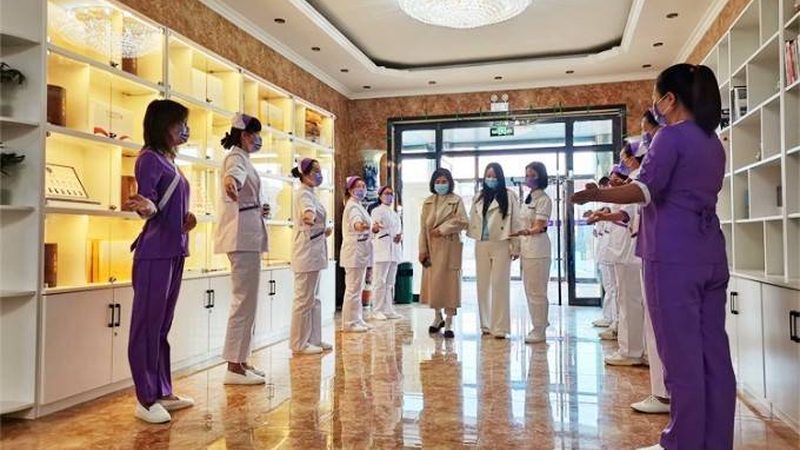 新生儿洗澡，恒温浴盆如何选？**