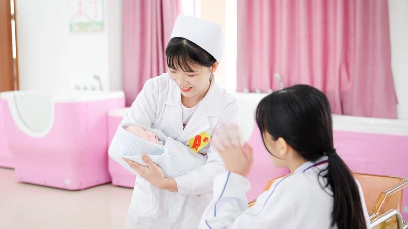 母婴服务公司加盟盈利潜力分析：揭秘行业盈利密码**